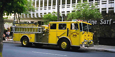 ホノルル市消防局の消防車